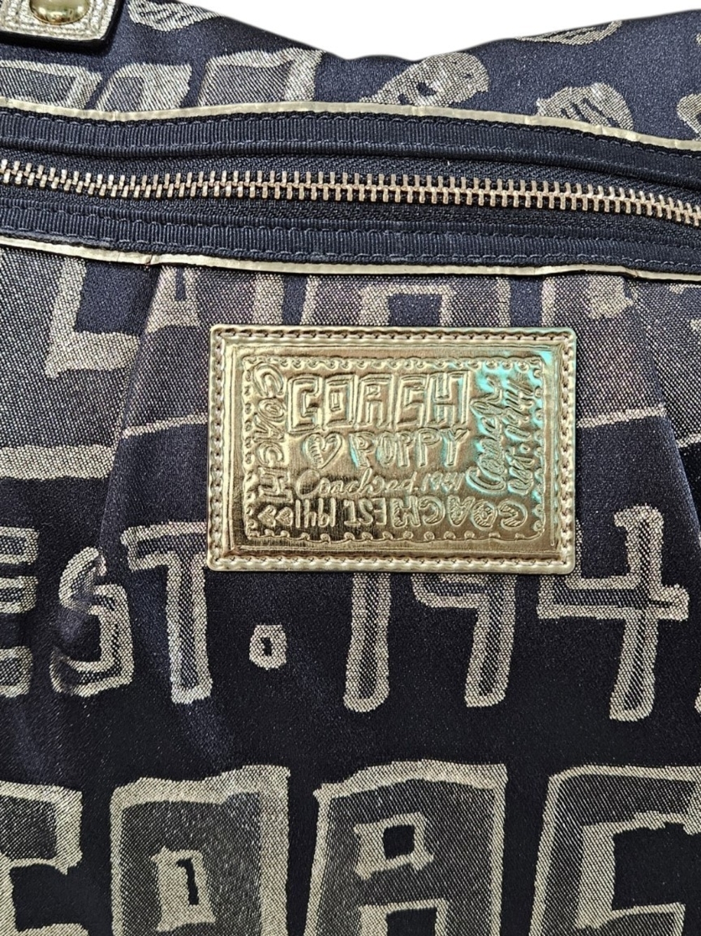 Coach Poppy Graffiti 2010 Black & Gold Storypatch Print Tote with Wristlet - Picture 9 of 16